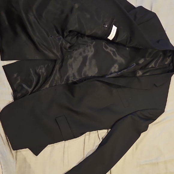 Calvin Klein Elegant Black Suit - Picture 4 of 4